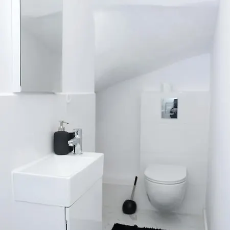 펜션 ≋ Boutique Gardens ≋ Private Family House