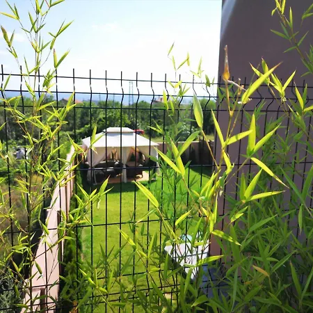 ≋ Boutique Gardens ≋ Private Family House 펜션 바르나