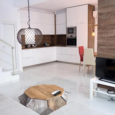 ≋ Boutique Gardens ≋ Private Family House Ваканционна къща *